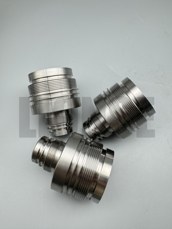 Dlaczego do sprzętu głębinowego wybiera się stop tytanu klasy 5?