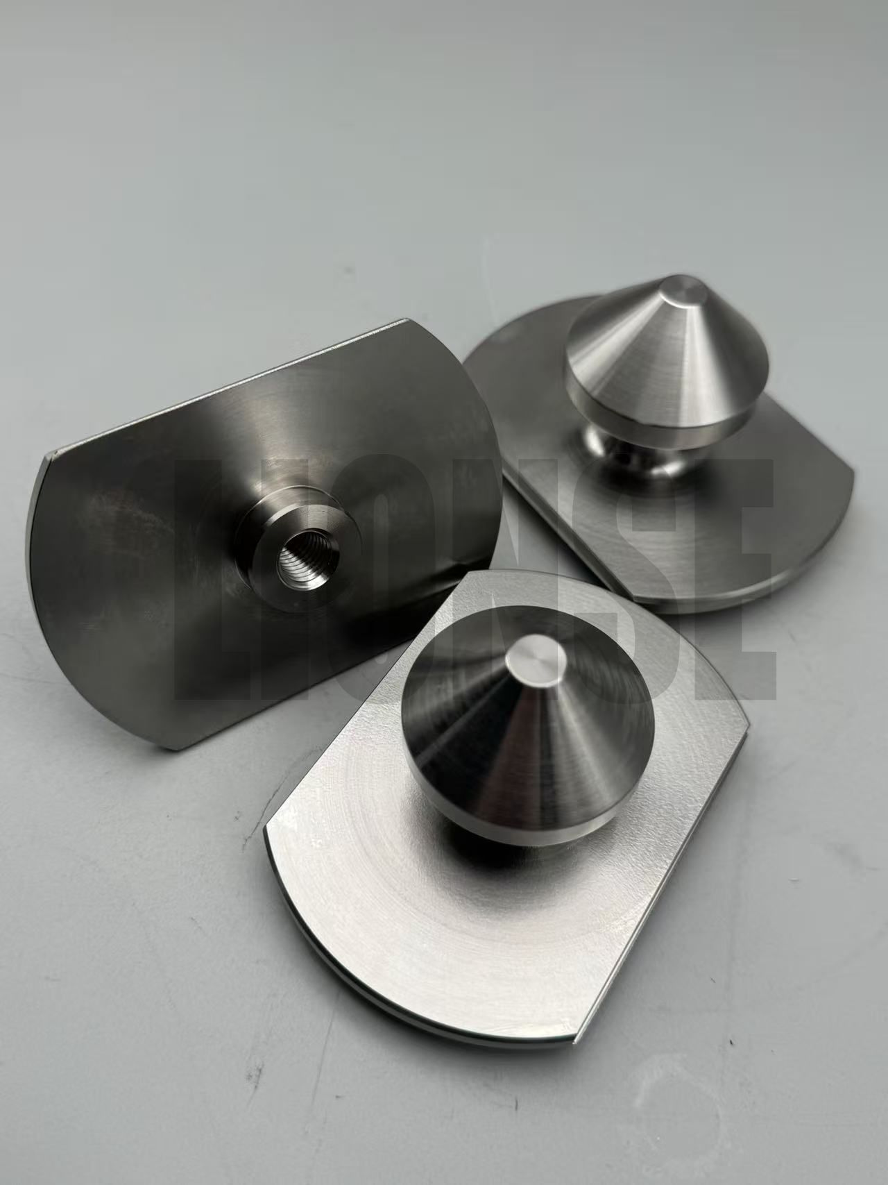 Szukasz precyzyjnych części? Czy warto wypróbować tę stożkową szpilkę?