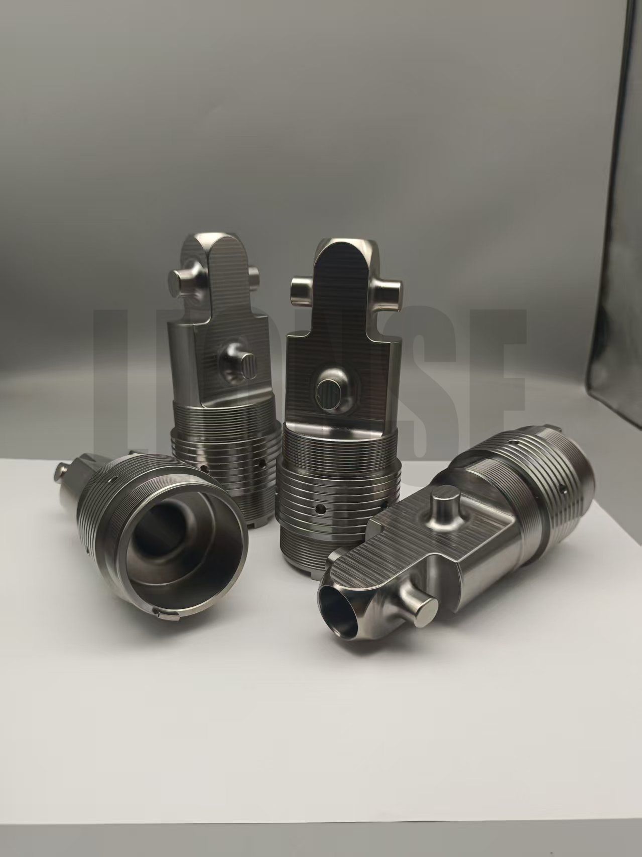 Tytanowe części mechaniczne do Otchłani